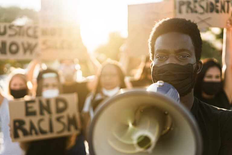 Africans Rising condena repressão a africanos na Tunísia